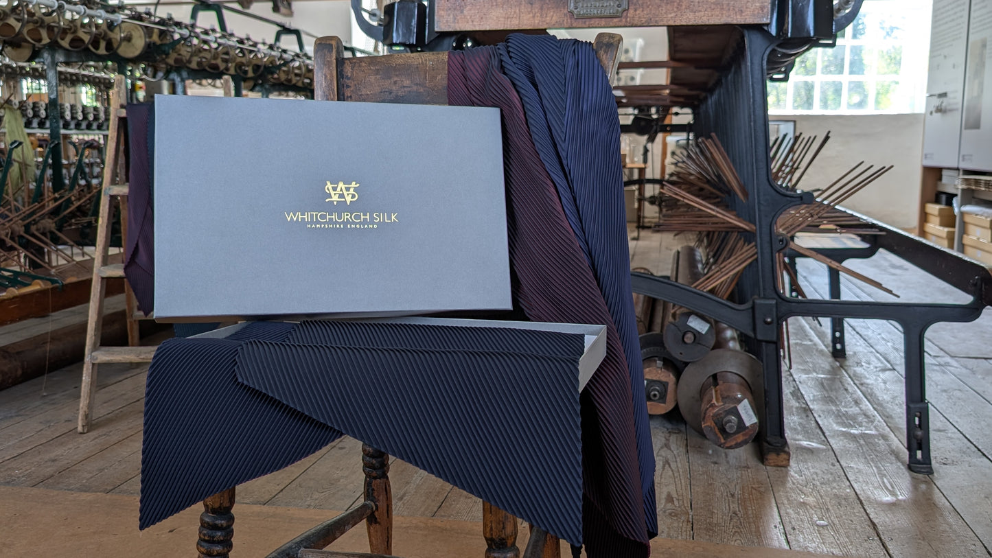 Pleated Scarf Moorhen Navy