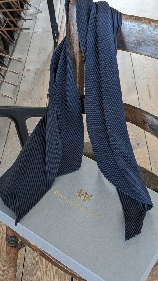 Pleated Scarf Moorhen Navy